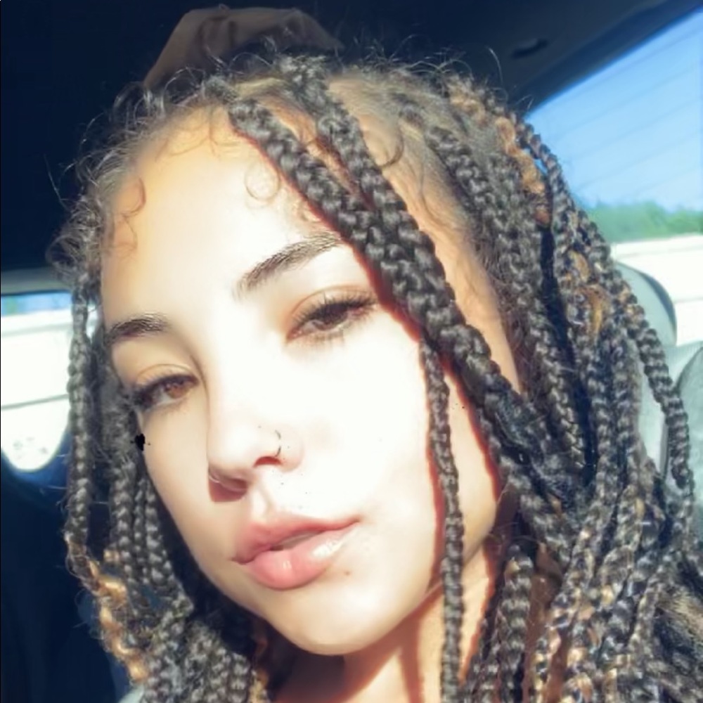 Meet your Posher, Jasmine